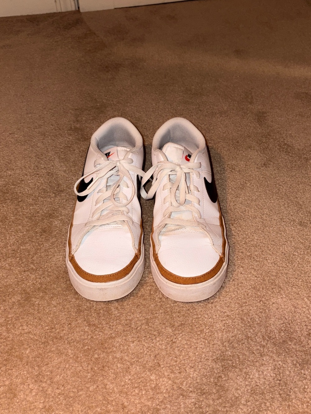 Nike men’s court legacy shoes
Men’s size 10